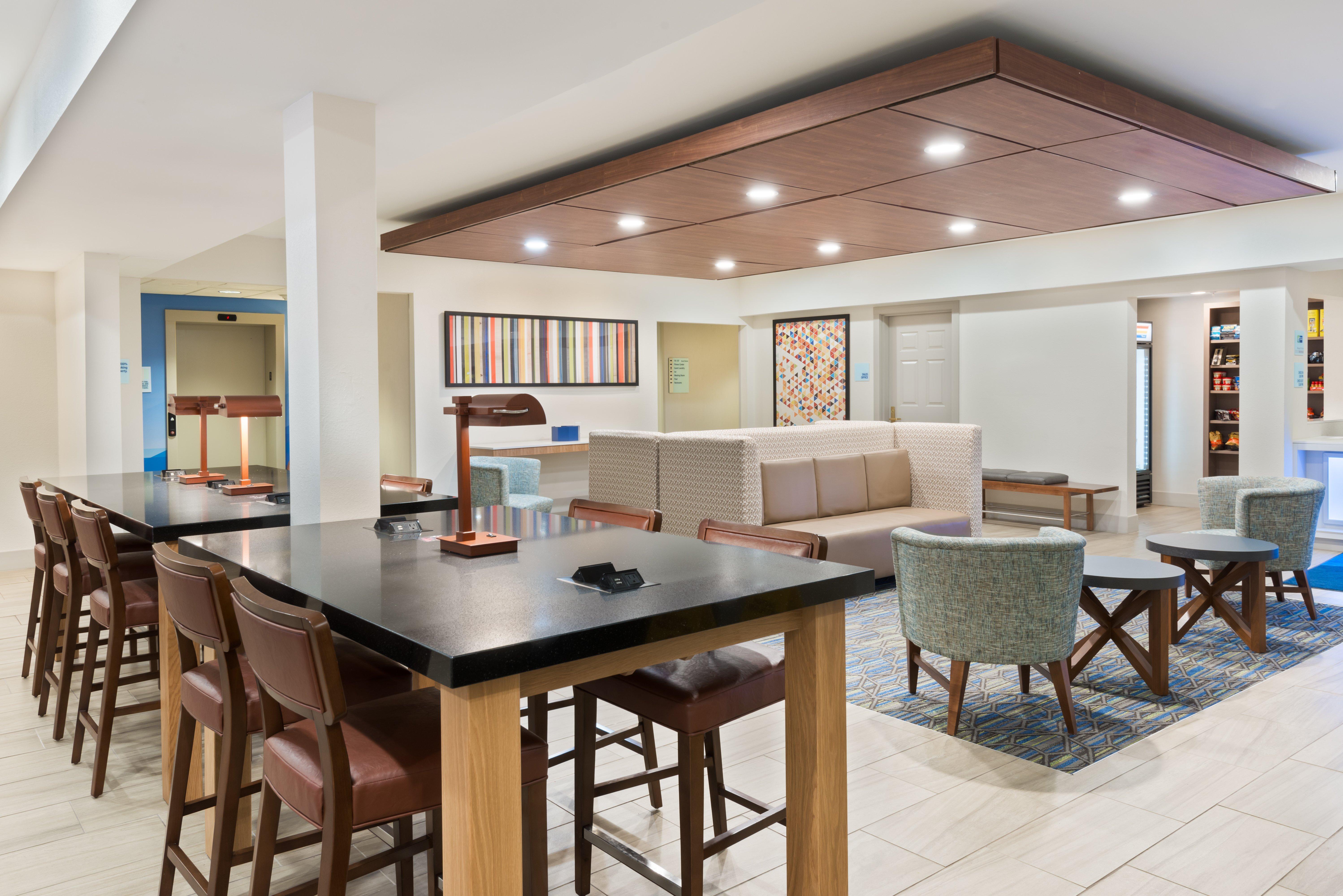 Holiday Inn Express & Suites - Columbus Airport East By Ihg Esterno foto