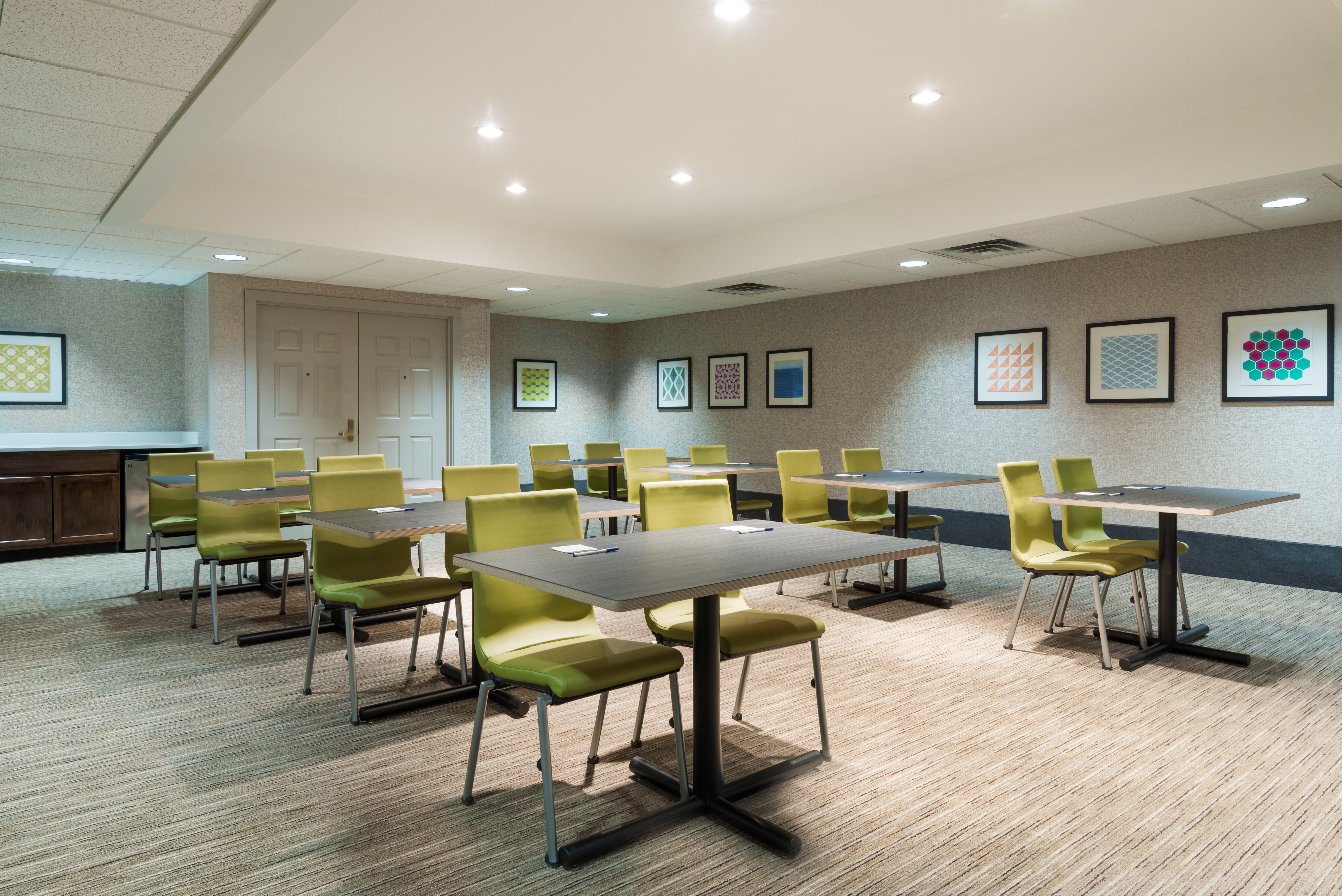 Holiday Inn Express & Suites - Columbus Airport East By Ihg Esterno foto